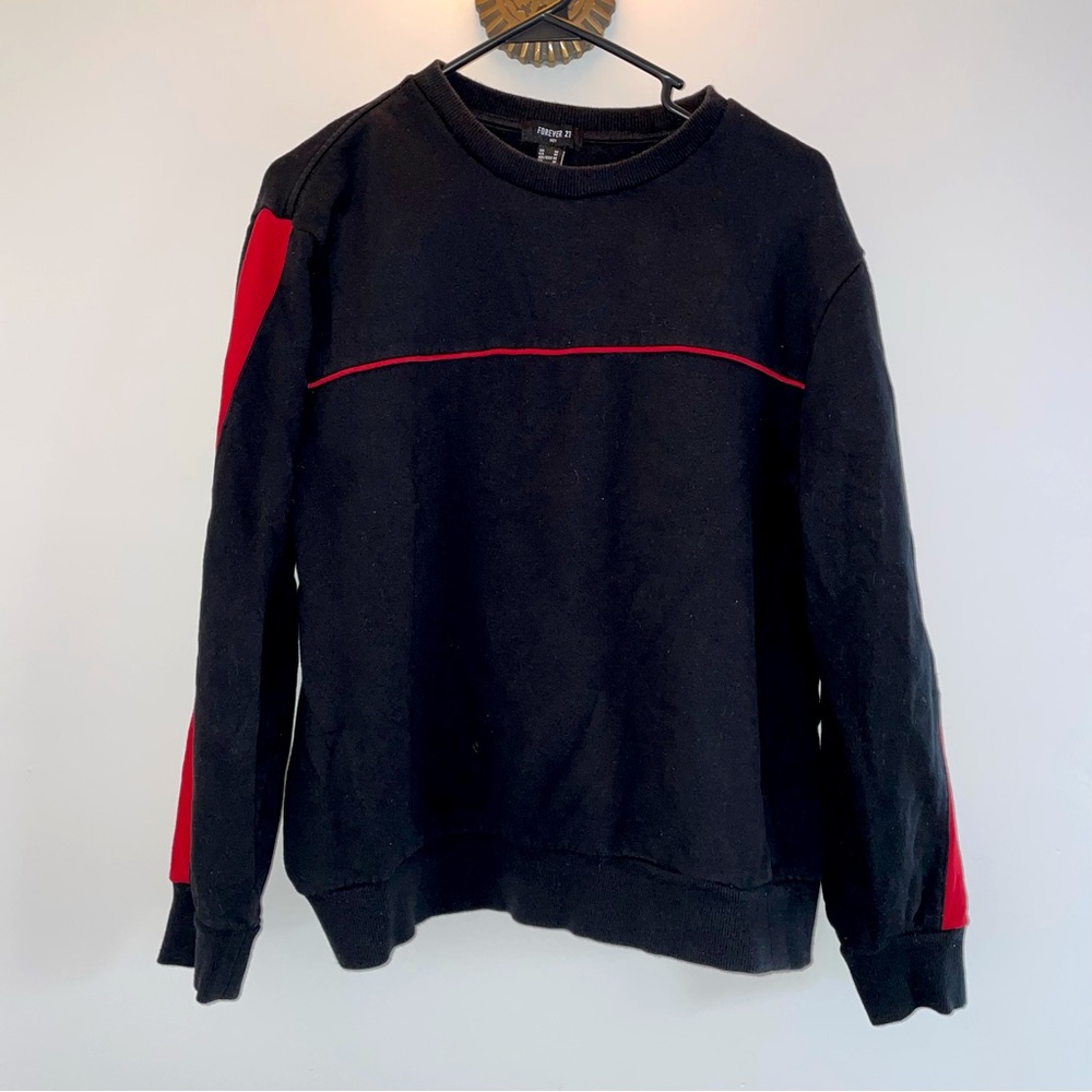 Forever 21 Crewneck Sweatshirt with Red Stripe Details Size M